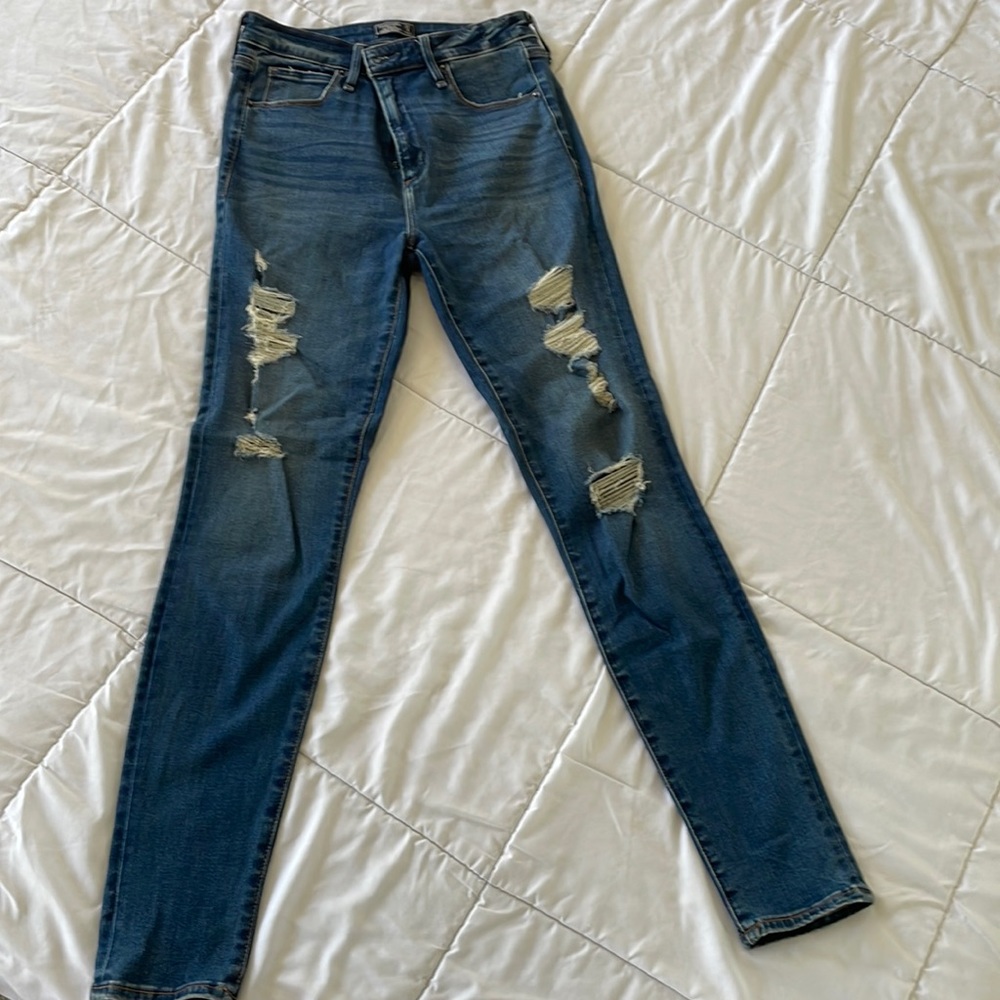 Never worn Abercrombie & Fitch skinny jeans